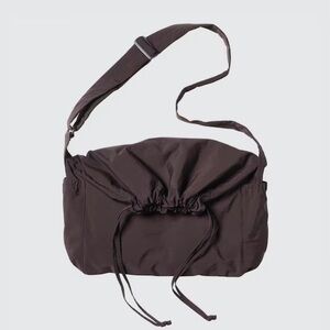 UNIQLO Drawstring Shoulder Bag